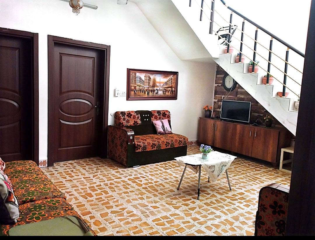 دار للبيع حي واسطي طابوا 200م طابقين بناء نظيف قرب معهد بهار خلف شارع عريض 
طابق الاول(كراج+استقبال+مطبخ+هول +غرفتين نوم+مجمع صحيات) درج داخلي و خارجي
طابق ثاني(استقبال+مطبخ+غرفه نوم+مجمع صحيات)
للاستسفار فقط الاتصال
***********
