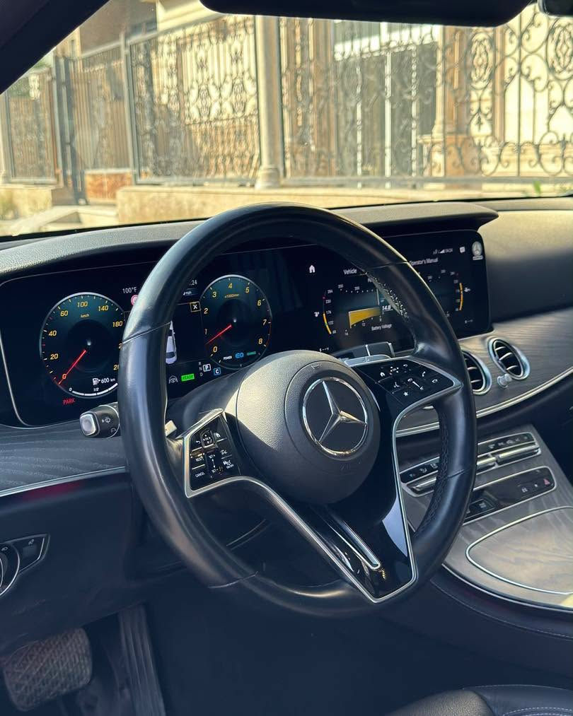 مرسيدس E450 4MATIC 
موديل 2021 وارد أمريكي

ماشي  61 الف كيلو متر
يعادل تقريباً 37,900 ميل

محرك 3000 تيربو، 6 سلندر خطي
بقوة 362 حصان
مع نظام EQ Boost مايلد هايبرد 48 فولت

كير أوتوماتيك 9 سرعات، دفع رباعي 4MATIC،
و5 وضعيات قيادة.
تسارع من صفر إلى 100 كم/ساعة  4.7 ثانية.

المواصفات فول 1/1
• رادار مثبت سرعة متكيف ومساعد المحافظة على المسار.
• نقطة عمياء ونظام الحماية الاستباقية PRE-SAFE.
• كاميرات 360 درجة وركن ذاتي.
• بروجكتر HUD لعرض المعلومات على الزجاج الأمامي.
• كراسي بمساج وتدفئة.
• بانوراما مزدوجة.
• منظومة صوت Burmester.
• إنارة داخلية محيطية 64 لون.
• جنطة كهربائية تفتح بحركة القدم.
• بردة كهربائية.
• أوتو ستارت ستوب.

الحادث : تخريب ، جاملغ عكس السايق وسطحي جداً 
 من دون اي صبغ  

رقم الهاتف :  ***********
العنوان : بغداد
