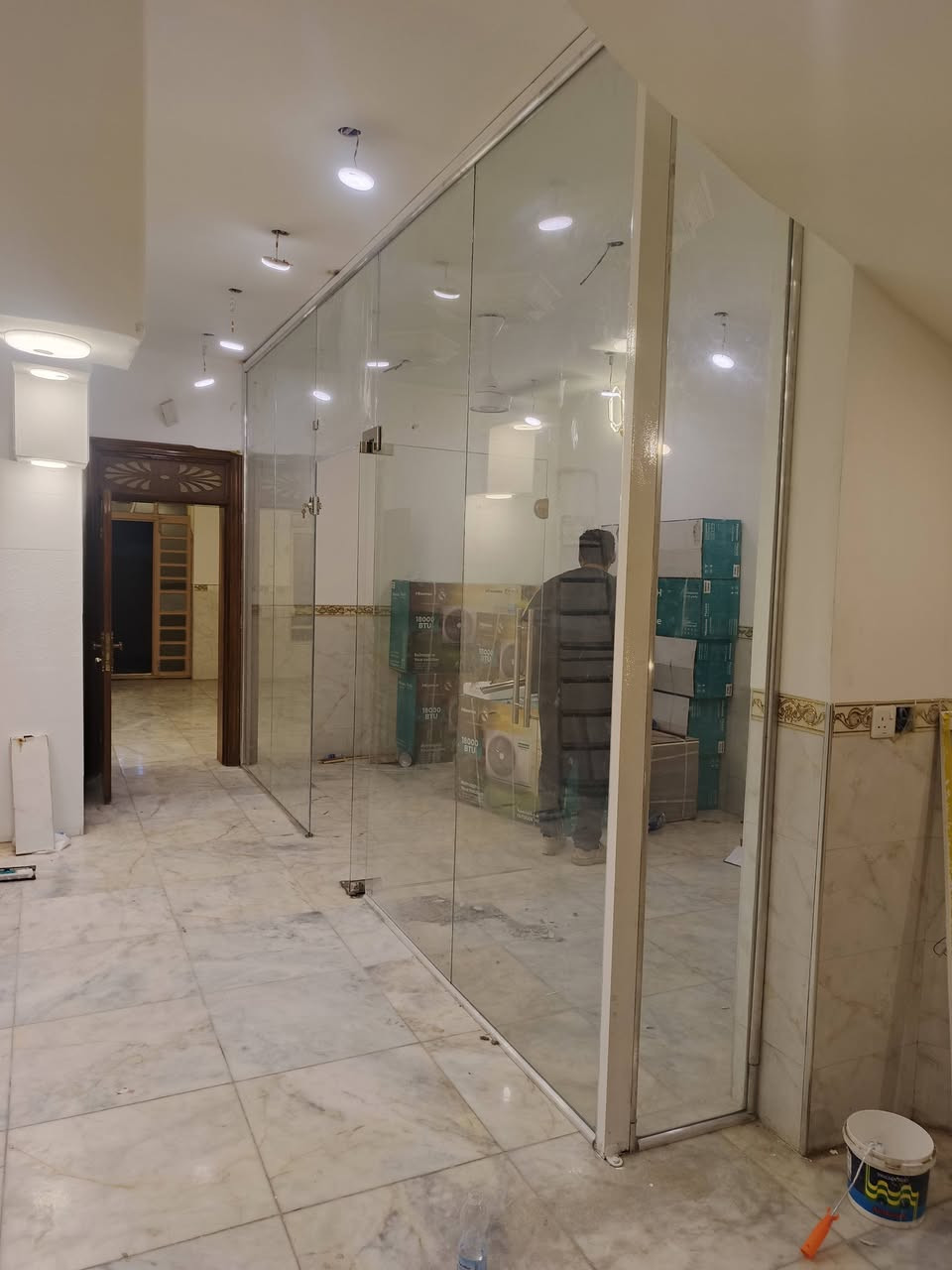 زجاج سيكوريتي • واجهات المنيوم جي 60 • ابواب كهربائية