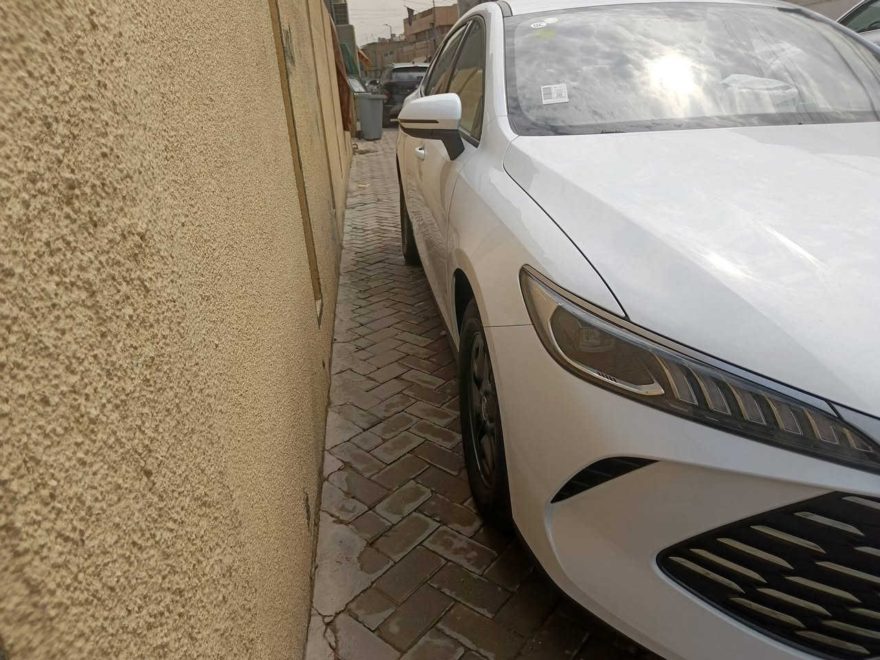 سلام عليكم بي واي دي كن بلاص موديل ٢٠٢٥ ماشيه ٦٠٠٠ رقمي ***********مكان بغداد رايده ٢١، ١٠٠ داخل ابيض
