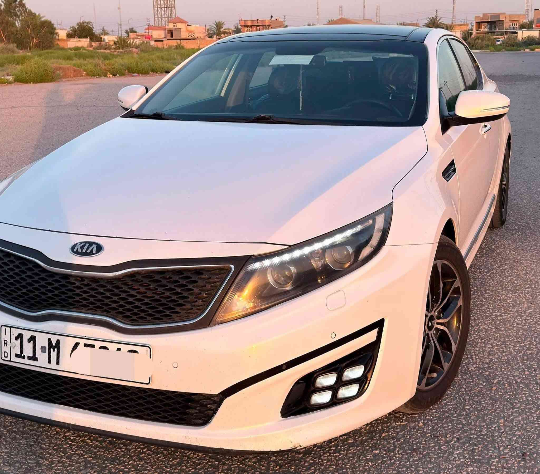 السلام عليكم
كيا اوبتما 2015 وارد خليجي VIP
فول مواصفات للاخير اعلى فئة بالخليجي 
مكفولة كفالة عامة حته من البارد
رقم بغداد دولي بأسمي شخصياً
مداور ثاني يوم مشروع وطني
هزه بعدها ما ساقطه 
مكينة 2400 دوش 
السياره كلش جديده 
بصمه تشغيل 
بصمة ابواب
دشبول كادنزا
تبريد شرط ثلج
تخم تاير جديد
حدادية امامية وخلفية قبل اسبوع
ترحيب 
بنوراما طكتين 
شاشه بلاديه 
‏GPS
تبريد قطعتين  
مري شفط 
كشن ذاكره 
كشنات تدفئه + تبريد 
كشنات جلد
كشنات كهربائية
حساسات امامي خلفي 
زراك لايت 
لدات امامي خلفي 
لايت زنون ناصي بلاد 
لايت دوار مع الستيرن 
اناره في يدات الابواب 
يدات نيكل 
اناره اعلى القدمين 
5 ويل كب 
ارباكات عدد 10
نظام تراكشن 
مضخم صوت infinity
المرآة الوسطيه عاكسه للضوء الخلفي 
السعر 158 وبيها مجال
السيارة جديدة ونظيفة كلش تفحص شرط السونار

***********
***********
