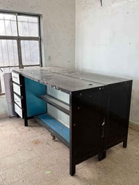 ميز الألمنيوم عدد 2  طول 2 متر عرض نص متر  السعر مناسب  مكان شارع فلسط...