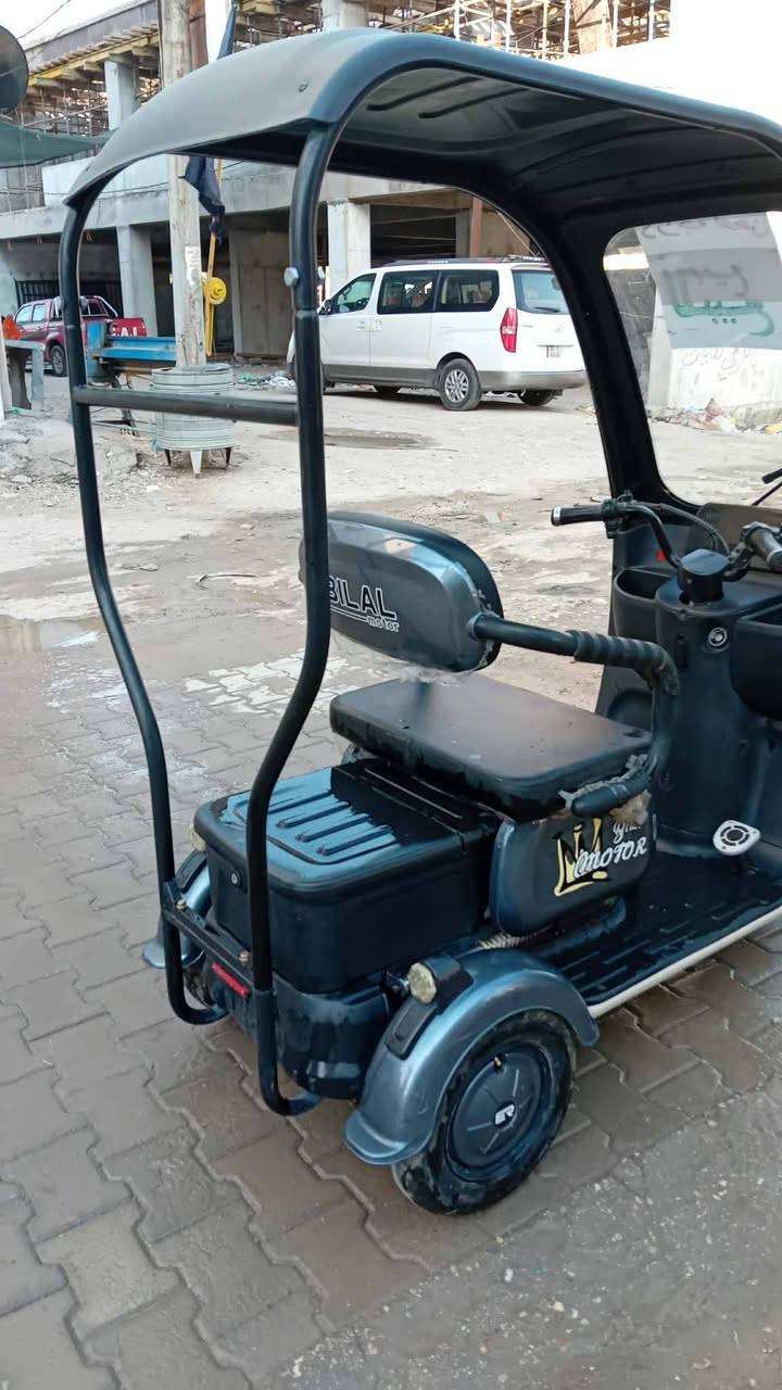 دراجه للبيع  شحن شرط اخت الجديده مستعمله شهر واحد السعر 900 وبيه مجال  ***********
