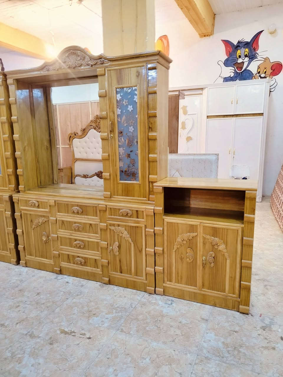 السلام عليكم غرفه مستخدمه عنوان واسط العزيزيه شارع التربيه يوجد واتساب ***********
