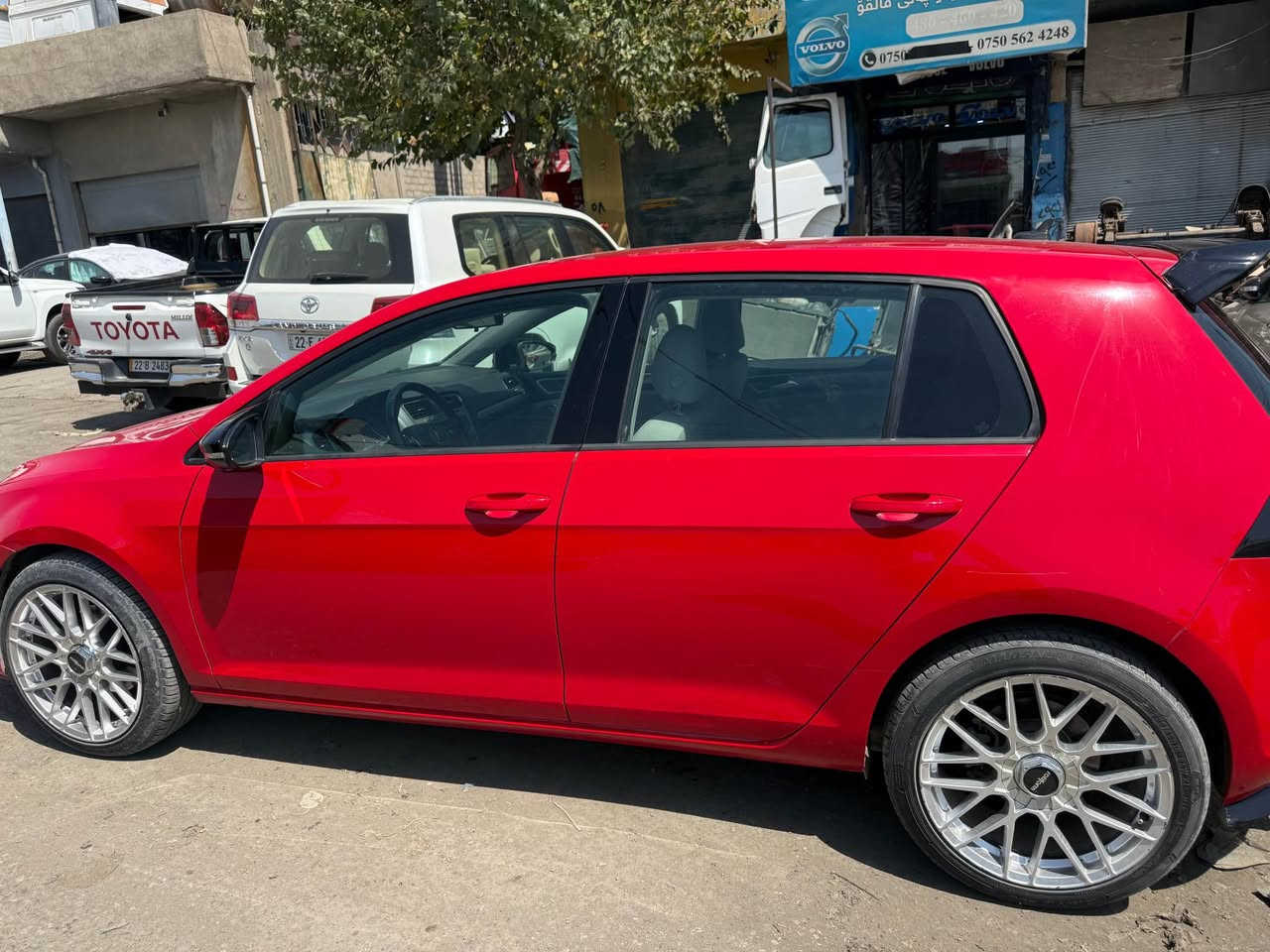Volkswagen golf 
ره قيم مۆبايل:***********

گۆليف tsi
مه كينه:18
سياره زۆر خاوينه فوول مواسه فات به س بى سيلات
٤ رتاى نوى ده سكارى كراوه دوام پايپ پۆك بانك
سياره بى مه سروفه 
سوبخ: به س بۆنيت بى شورى ٤ جى بچوك ته عديل
يرباك سوكان شان بلادى داندراوه 

3VW217AU6HM043845 أربيل, العراق

