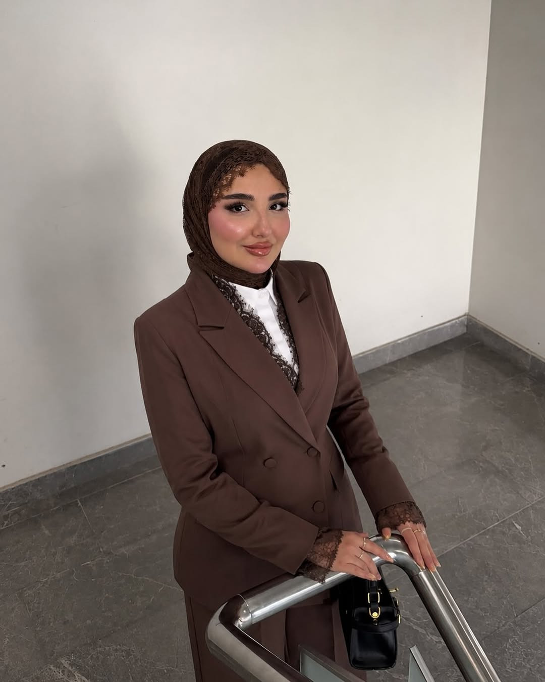 الكولكشن خريفي  غير ويانه ❤️‍🔥 

طقم قطعتين دااابل ايطالي كوالتي عالي مبطن 

السعر : (

القياس:  38 40 42 44 46 48

🔗توصيل البصره 5 💸المحافظات 8🔗

العنوان بصره بريههً شارع مستشفى النور مجمع رونزا 

#للحجز_او_الاستفسار_مراسلتنا_دايركت📩
واتساب ***********
#ازياء_رونزا #طقم #ازياء #فاشن

نص مكتوب في الصور:
- 30 الف