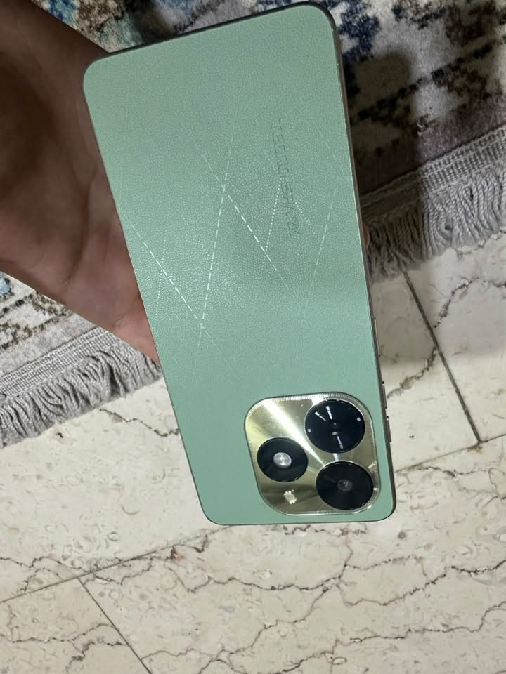 السلام عليكم للبيع فقط
📱 Tecno Spark 20C

🔥 ذاكرة 256GB

⚡ رام 8GB

📸 كاميرا خلفية 50MP

🤳 كاميرا أمامية 8MP

🔋 بطارية قوية 5000mAh

⚡ شحن سريع 18W

🔊 سماعات Stereo

🔐 بصمة جانبية

📱 شاشة كبيرة 6.6 إنچ

📡 يدعم 4G

سعره ١٠٠ الف وبي مجال بسيط جداً واتساب ***********

مثل ماموضح بالصورة بي خدوش بسيطة والباقي نضيف
