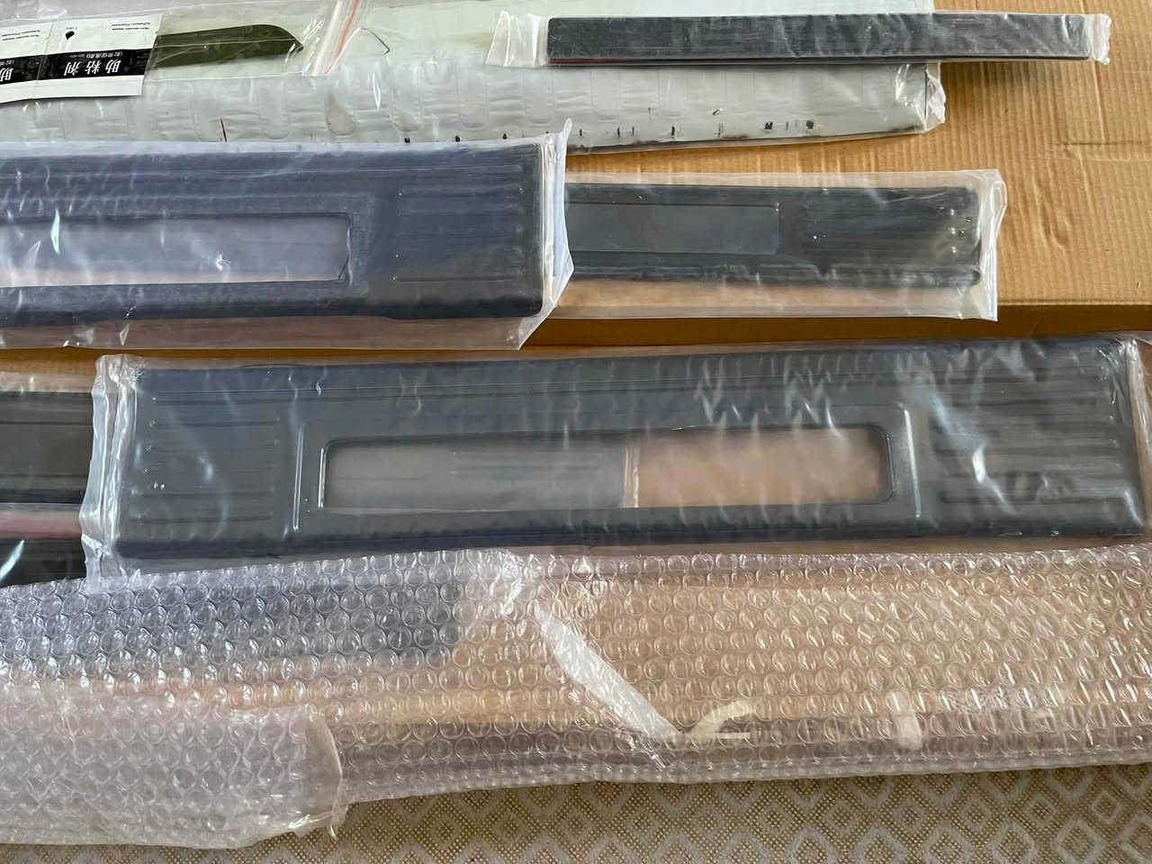 غراض جيتور t2جدد
ديكور ابواب جيتور T2 شكل الكاربون فايبر 

صندوق تنظيم اغراض 

طقم دوسات نيكل اسود 

حصيرة صندوك نيكل 

ترايش ديكور 

حافظات كلينس 

استراحة رجل بالكشن تنربط

بردة سلايت خلفيه

ديكور جام الهوائيات الخلفية

كلهن 150 الف 

***********
