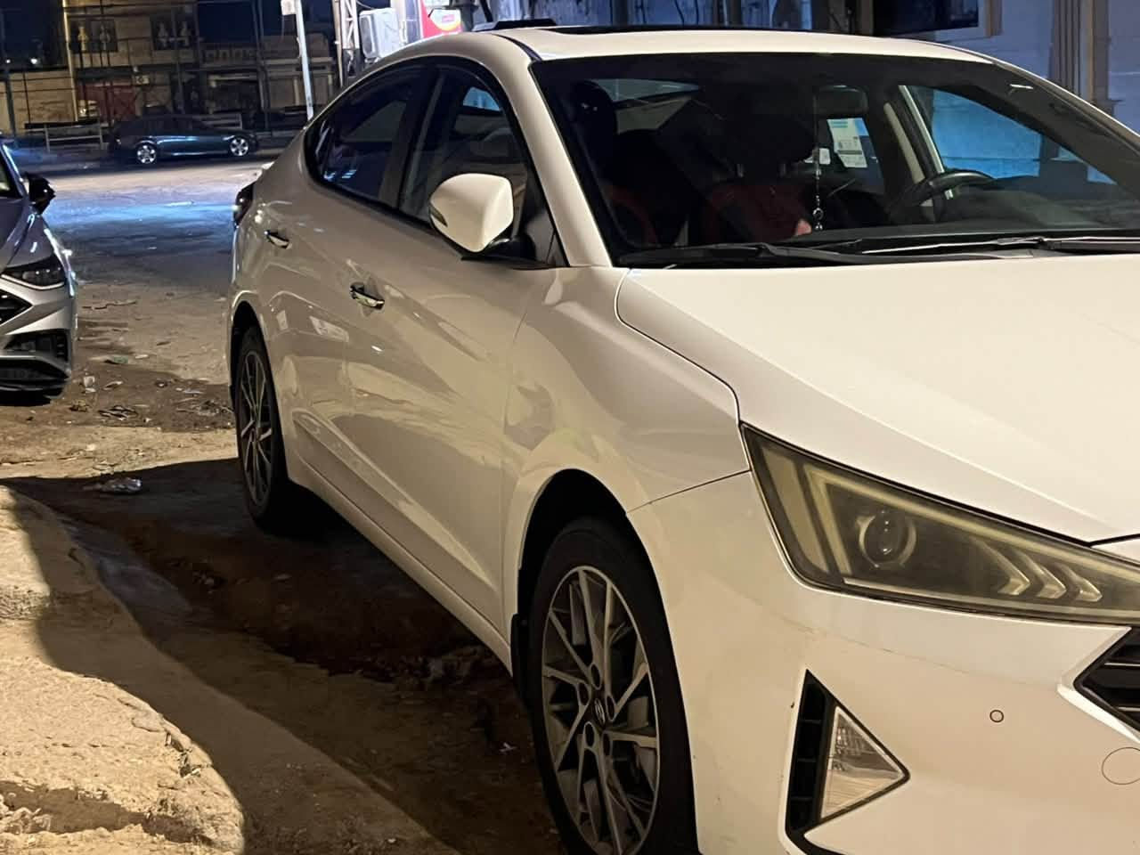 النترا 20 خليجي حره سيارة فول مواصفات  فقط بيها هذا المدكر على طخته وبيها الدوسه صفحه السايق بيها صبغ 
رايدها 158 ورقه مكانها في البصره
وهذا رقمي ***********
