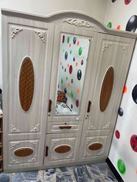للبيع كنتور٣ بيبان مثل مموضوع بل الصوره السعر 50 قفل مكاني الصليخ ٠٧٧٠...