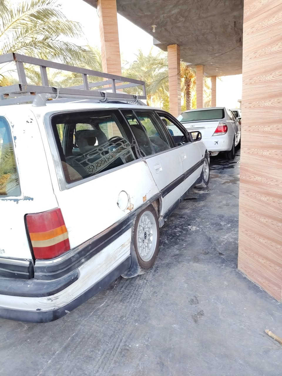 سلام عليكم للبيع فقط 
اوبل استيشن رقم كركوك مشروع وطني تحويل مباشر 
موديل 92 تبريد سبلت شغال ثلج 
كير ومحرك واكسل جدد 
صدر جديد جاهزه ما ناقصهه كلشي 
مكان السياره الانبار الفلوجه 
السعر 22 وبيهه مجال
***********
