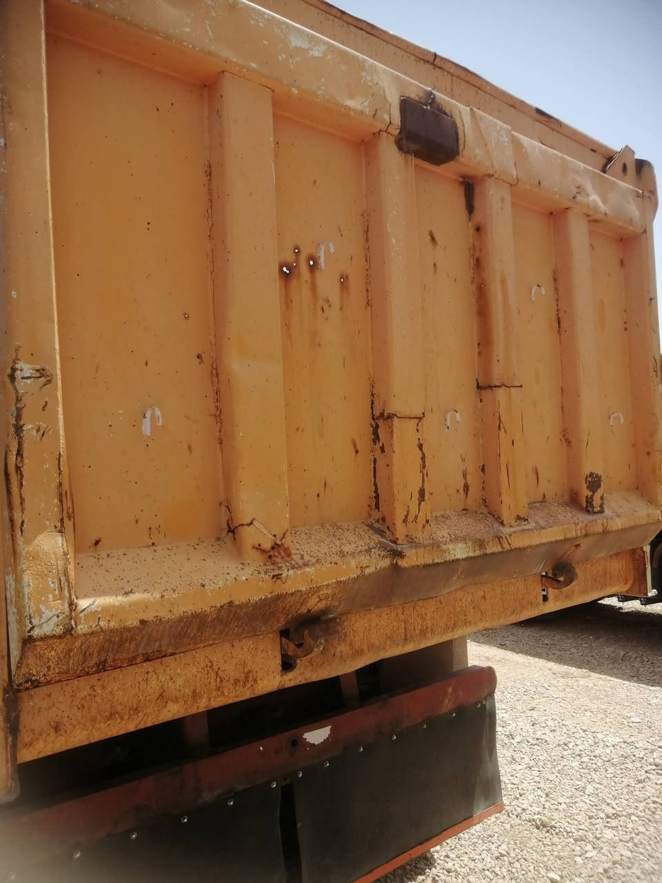 البي ٨٤ للبيع محرك ١٠ كير ١٦٠ مجموعه نص الشاصي بي فطر سانتيم من وره رقم انكليزي مكان نجف ***********
