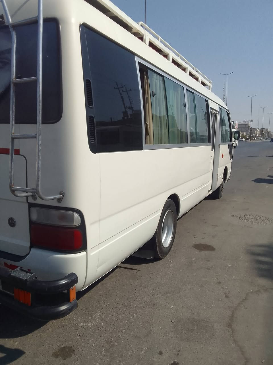 كوسترللبيع ١٤ رقم بغداد السيارة موجوة ب البصرة مكفولة التفاصيل على الرقم ***********
