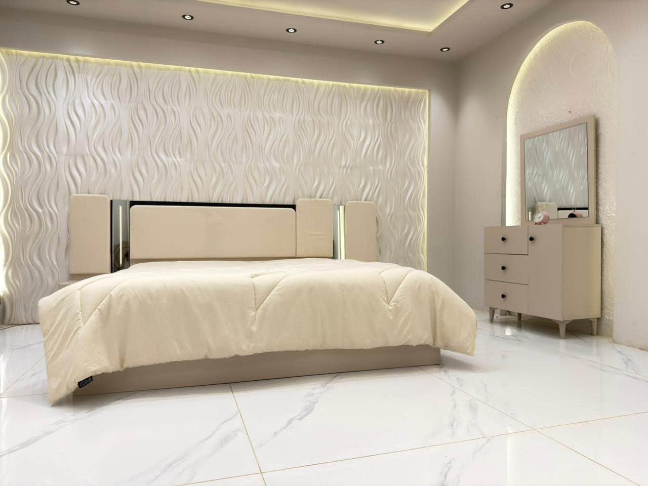 موديل      فيروزه      الجديد

*❇️ 5قطع* 
*❇️ إناره بل كومدي*
*❇️ شغل ممتاز وأصلي* 
*❇️انارة في كنتور*

السعر : 650 الف 
شد ونقل مجاني 🚛🚛
للحجز والاستفسار : ***********

