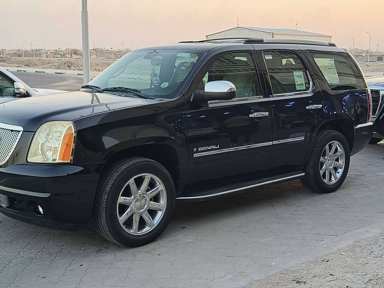 سياره GMS موديل 2009 سياره كفاله عامه كير ومكينه وحداديه توني مسويها جديده وتبريد ثلج محرك 5300 سياره وارد خليجي جنطه كهربائيه مقاعد قلاب بنراما كل شيء شغال بيها من كهربائيات وحساسات سعر المطلوب 185 بيه مجال بسيط لشراي يشلع عيوني *********** واتساب واتصال. 
المكان الزبير
