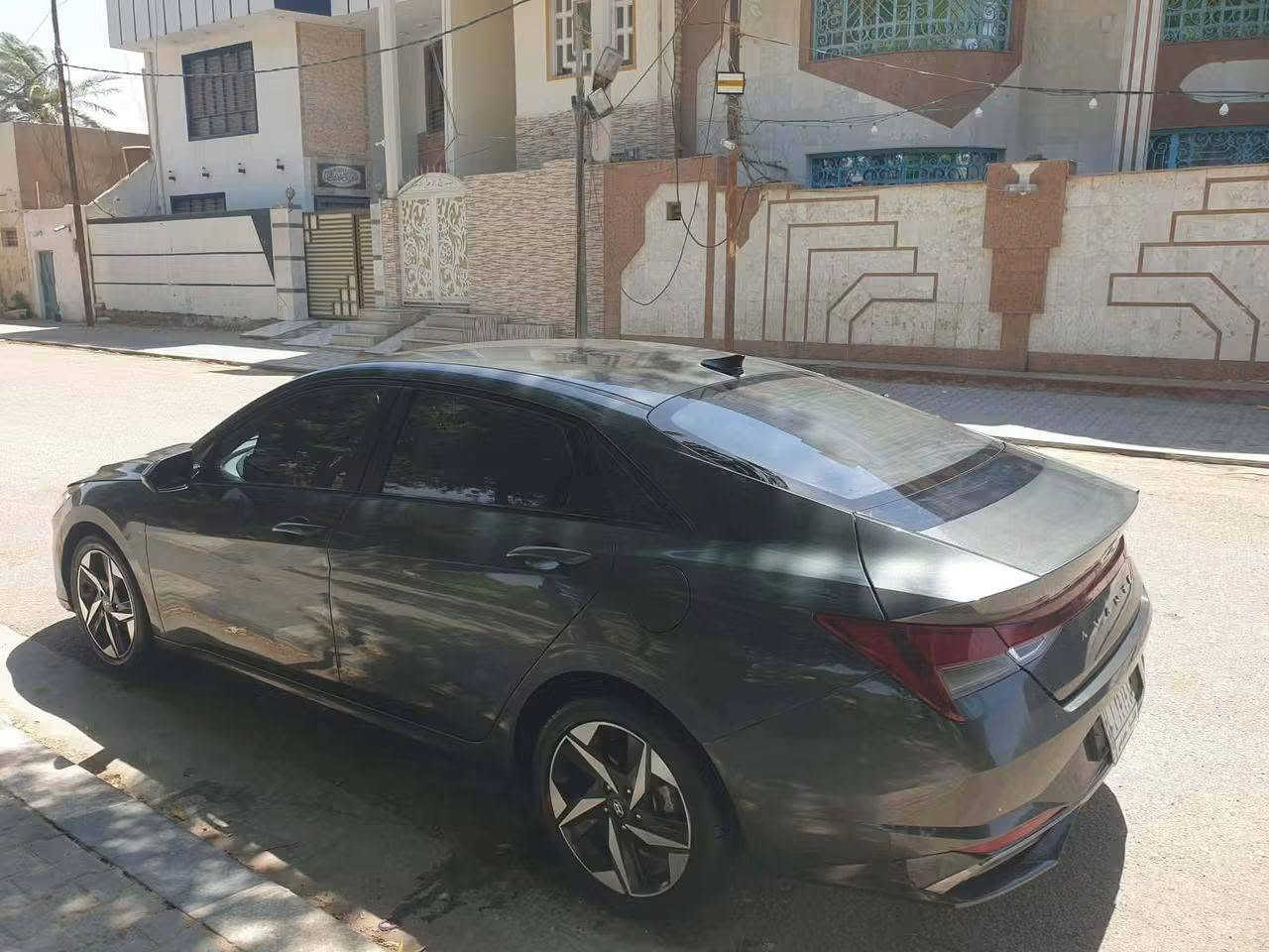 السلام عليكم
هونداي أفانتي موديل 2021 وارد كوري
 مكينة 1600 دوش دبل نوزل 
رقم قادسية معوقين وكالة ثاني يوم 
 اربع انضمة قيادة / نورمال / ايكو / سبورت / سمارت/ + ال S
 بصمة تشغيل 
 بصمة ابواب 
 بصمة جنطة وبيها ميزة الفتح عند الاقتراب 
 ترحيب عند الاقتراب 
 لدات بقبظات الباب 
 اشاير بالمري 
 نظام القيادة الذاتي 
 تحديد مسار 
 مانع تصادم 
 رادار امامي وخلفي وجانبي 
 تحكمات ستيرن 
 الكشنات الامامية تدفئة وتبريد
 تبريد وتدفئة منفصل 
 ويل 17 الرياضي 
 شاشة جبيرة متصلة
حادثها جاملغ وبنيد تبديل وبداية الشاصي طخه بسيطه كلش وبيها صبغ نص الجاملغ الخلفي والسونار موجود بالمنشور 
السعر / 117 وبيها مجال 
*********** والرقم بي واتساب 
المكان / النجف الاشرف
