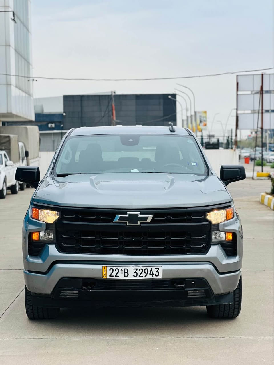 2024 CHEVROLET SILVERADO, C1500 CUSTOM

للبيع 

شوفرليت سلفرادو وارد امريكي موديل 2024
باب طويل بدي قصير 

حادث حافه البنيد صبغ + باب خلفي ايمن
صور حادث موجود 👇🏻

باقي السيارة مكفولة شواصي مكفولة

سعر 260 ورقة 

حجم محرك 2700 تون تيربو ✈️✈️

بصمة تشغيل وتشغيل عن بعد 

رادار امامي تحديد مسار توقف ذاتي

باب طويل بدي قصير المرغوب 

قطعتين تبريد 

شاشة وكامرة دوارة

رقم اربيل الجديد  
📞☎️***********

مكان السيارة اربيل (معرض اربيل كارس ) أربيل, العراق

نص مكتوب في الصور:
- 4 / 12