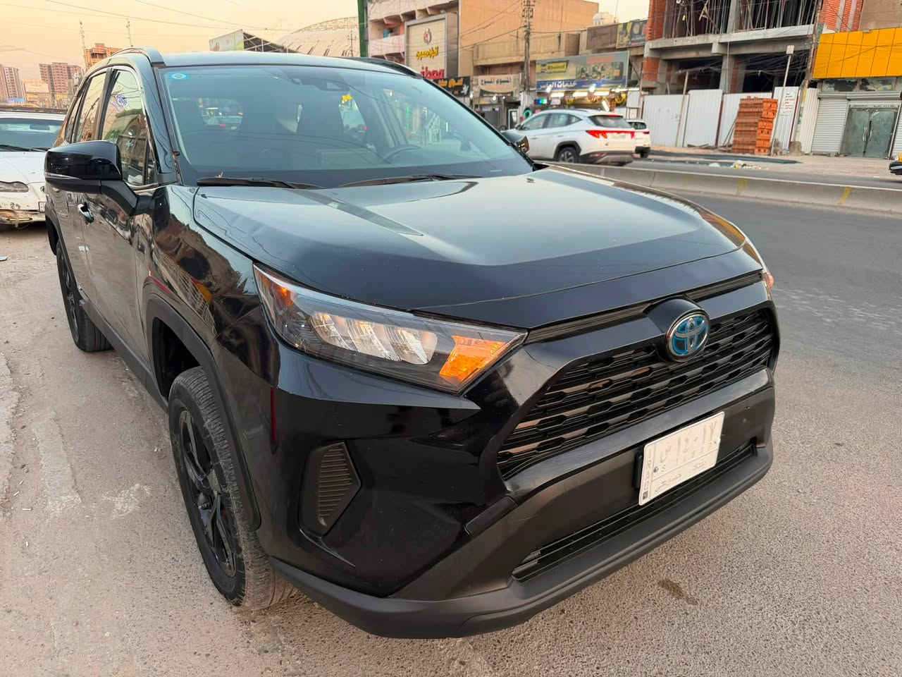 راف فور 2021 هايبرد رقم بغداد 

مواصفات LE   /  / كاميرا خلفية  رادار امامي / رادار جانبي ( نقطة عمياء ) / ثلاث وضعيات سياقة ( سبورت / نورمال / اقتصادي ) 

حادثها جاملغ وباب بدون ايرباك   ماشيه 14 

مكاني بغداد  السيديه 

السعر المعروض / 200  و بيها مجال 

للأستفسار ***********
