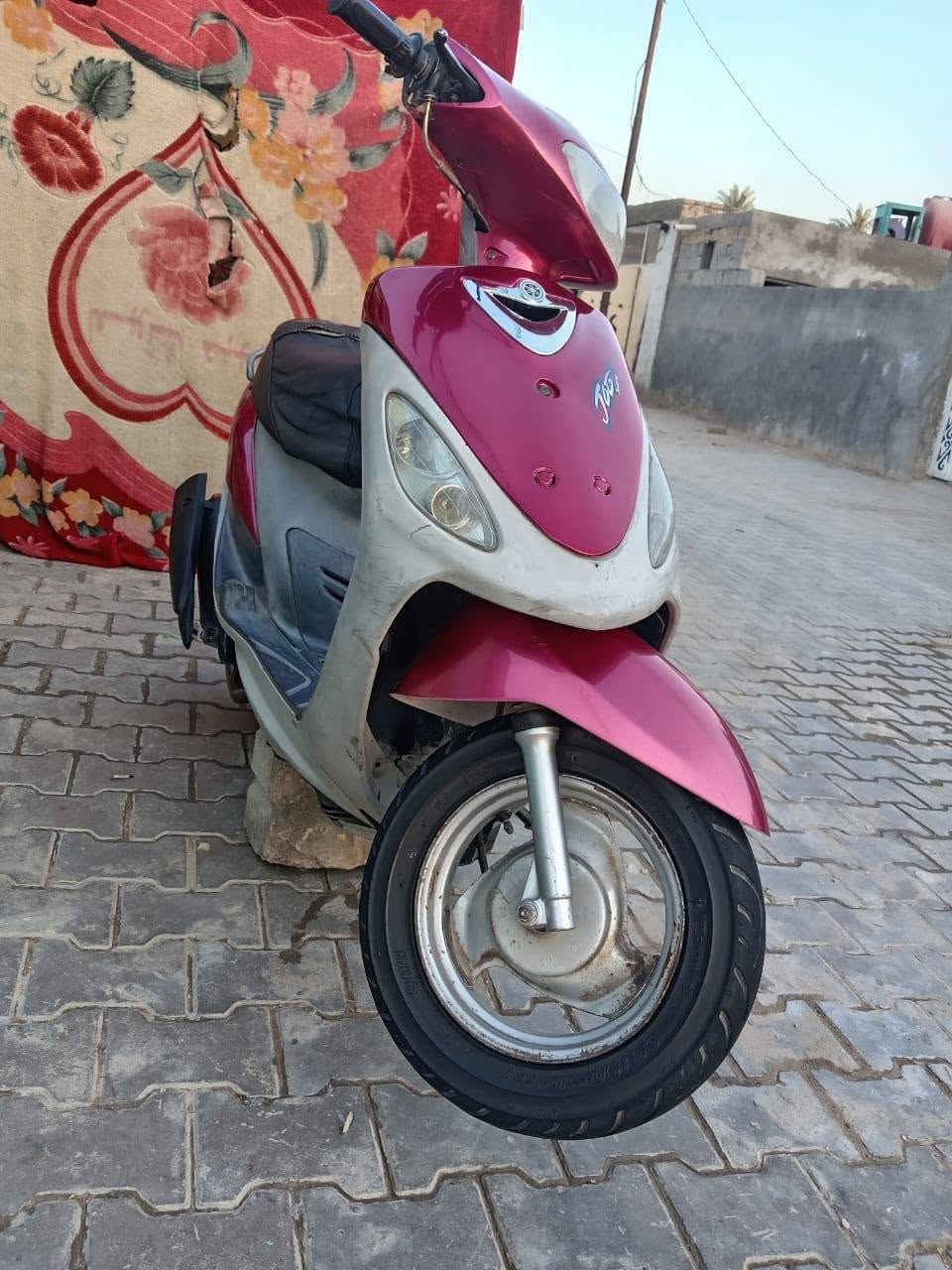 عمي سلام عليكم ورحمة دراجه ماكس منغولي نضيفه بلاد49 كهربائية شغالا عوزها بس سلف دراجه نضيفه مابيها كل تبخير دراجه تجي تفحصها عجبتك اخذها ماعجبتك الله وياك نفس البصوره خاص ***********
