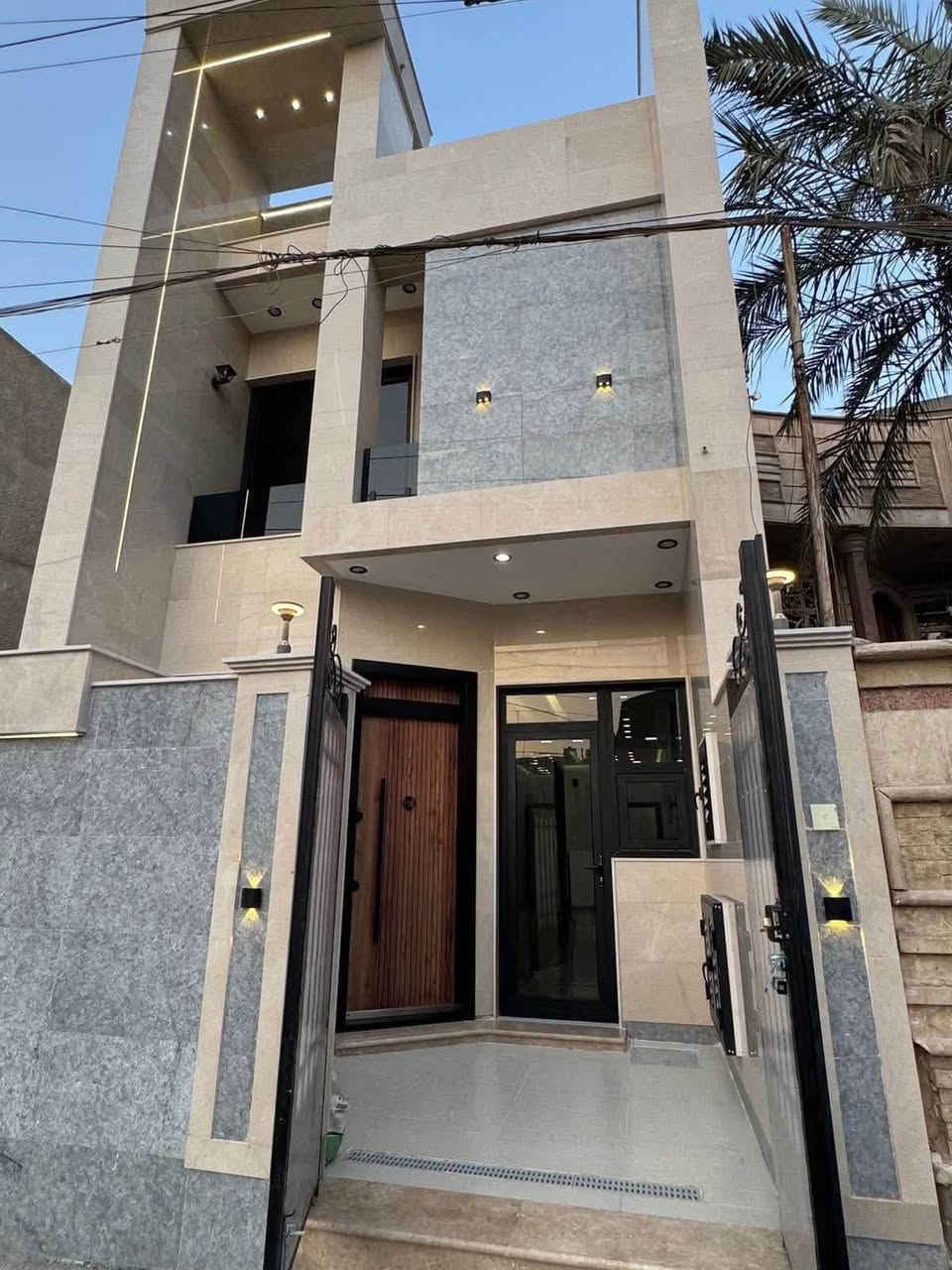 مكتب الباسم للعقار@إشارة@الجميع
🏡 دار للبيع | البنوك – محلة 315

✨ فرصة مميزة للسكن والاستثمار بموقع مرغوب

📐 المساحة: 100 م²
📏 الواجهة: 5 م
📏 النزال: 20 م

مواصفات الدار:
🔹 استقبال أنيق ومرتب
🔹 مطبخ + حولي
🔹 منور
🔹 مطبخ حار وبارد
🔹 4 غرف نوم بنظام سويت
🔹 تصميم عملي ومناسب للعائلة

📍 الموقع: البنوك – التربية – محلة 315

📞 للاستفسار والحجز:
***********
👤 العقاري حسين الدراجي
🏢 مكتب الباسم 

✨ ثقتكم غايتنا… وعقاركم بأيدٍ أمينة.

