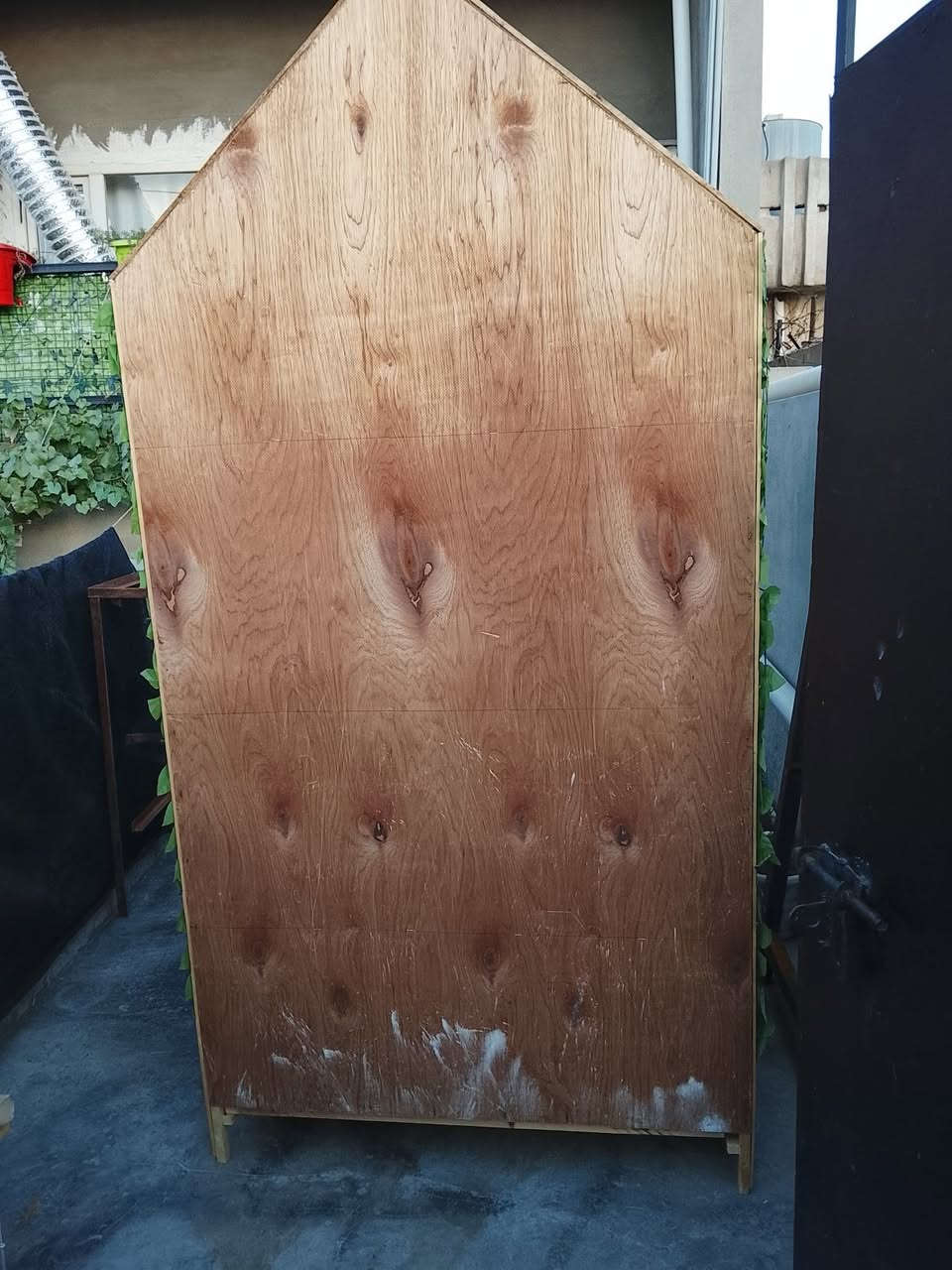 قفص كبير طول 2متر عرض 1متر نزال 70سم 
برهم طيور حب و كوكتيل وبلابل وغندور جديد او تفصال شغل درجه اؤله سعرها 80بي مجال 
أو عندي قفص اصغار مال بلبل أو كناري 2سعرها 10الف 
للتواصل واتساب *********** عنؤان كركوك حي عسكري
