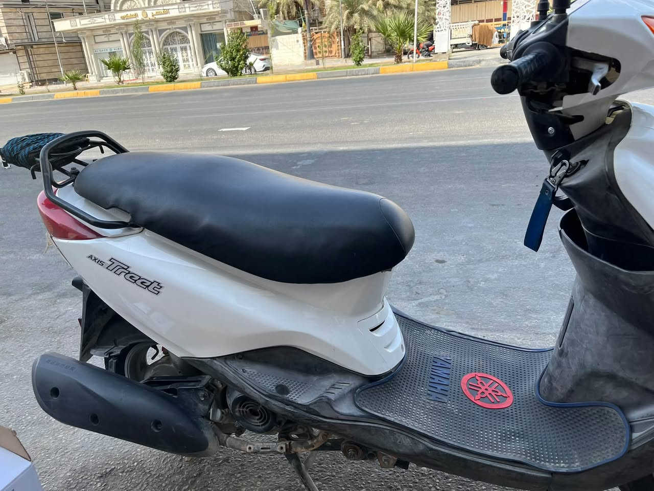 السلام عليكم دراجه لكزز للبيع نظيفه وكولشي شغال سعرها 900 وبيها مجال العنوان كربلاء مقابيل مدينه العاب السندباد ***********
