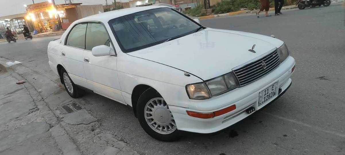 السلام عليكم
بطه كراون 1992 رقم بغداد انكليزي مشروع وطني سنوية لل 28 باسمي
كفاله عامه اصوليات والضربه والصبغ
كير محرك 3000 ديلكو حداديه  تبريد 🥶
تخم تاير 4 جديد، ادامه منظومة بانزين والماي سنتر لوك ريمون كهربائيات كلهه شغاله  شرط ولا كلوب مشتغل ب عينه سياره نظيفه وشرط احلئ من الصور وترايك 180 وين متريد
مكانه العماره
السعر 59 وبيه مجال قليل الاتصال *********** واني خادم
