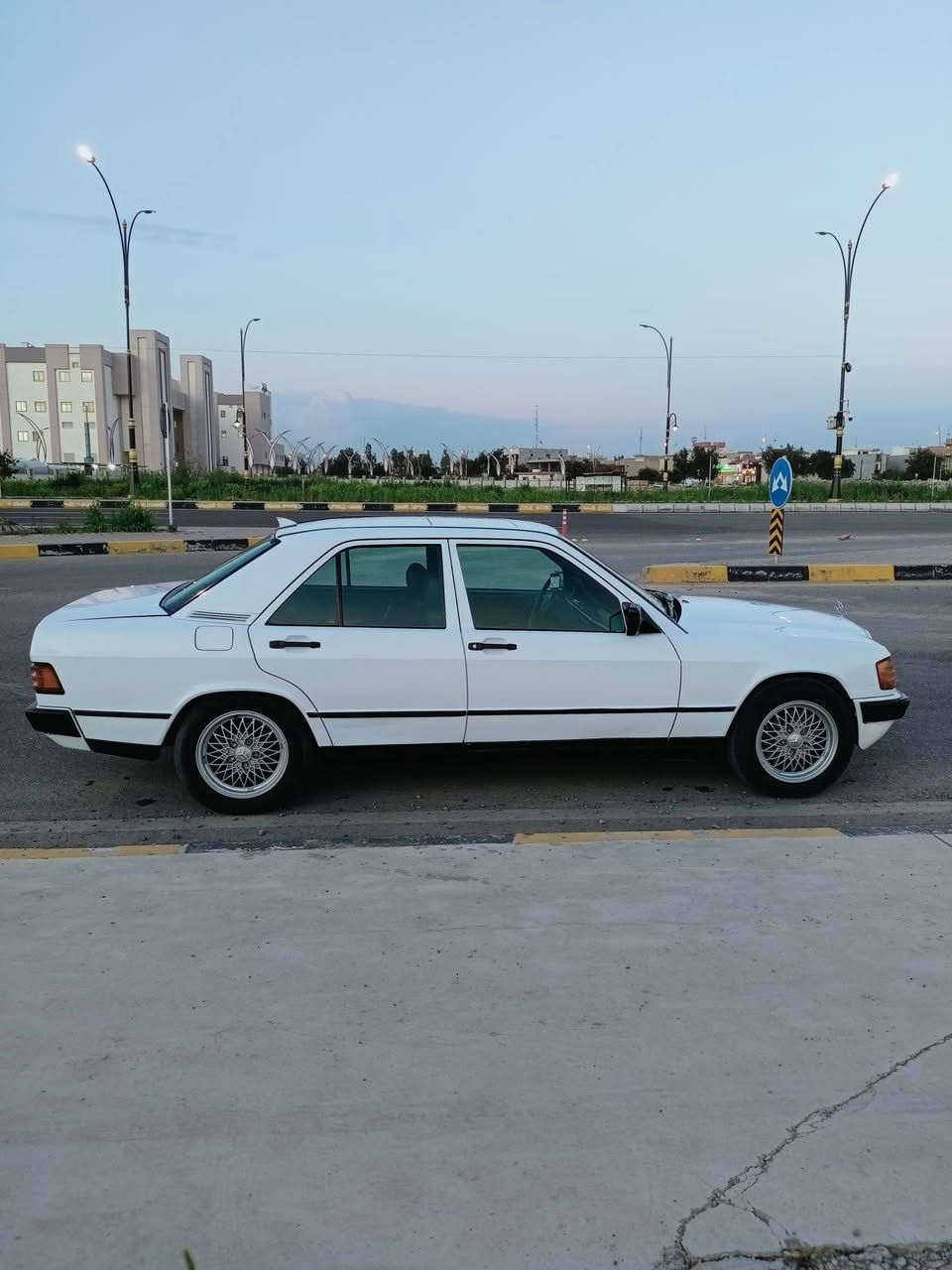 مارسدس حجم 190 مال طيارين محرك گاز كير (اوتوماتيك) ستيرن بور سقف سلايت طخم امامي وخلفي جديد الكهربائيات كلها شغالة سيارة كلها بلادية صبغ باب السايق فقط جيك بالسونار رقم نينوى( مشروع وطني ) لوحات الماني سنوية عظم نافذة لنهاية 2028 شرط التحويل السعر ٤٣ وبيها مجال  .
مارسدس حجم 190 مال طيارين محرك گاز كير (اوتوماتيك) ستيرن بور سقف سلايت طخم امامي وخلفي جديد الكهربائيات كلها شغالة سيارة كلها بلادية صبغ باب السايق فقط جيك بالسونار رقم نينوى( مشروع وطني ) لوحات الماني سنوية عظم نافذة لنهاية 2028 شرط التحويل السعر ٤٣ وبيها مجال  .
بيع نقدي فقط بدون اقساط ويرهم مراوس مع كلايزر محرك دوج يكون نظيفة 

***********   اسيا ،،،، ☎️
