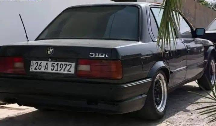 سلام عليكم

للبيع
بي ام زعره 318 bmw e30
موديل 1990
محرك بلاد 18
سيارة بلادية بدون صبغ
رقم انكليزي السنوية بأسمي لحد 2029
شرط التحويل او الوكالة

عنوان / ديالى - خانقين
للتواصل واتساب / ***********
