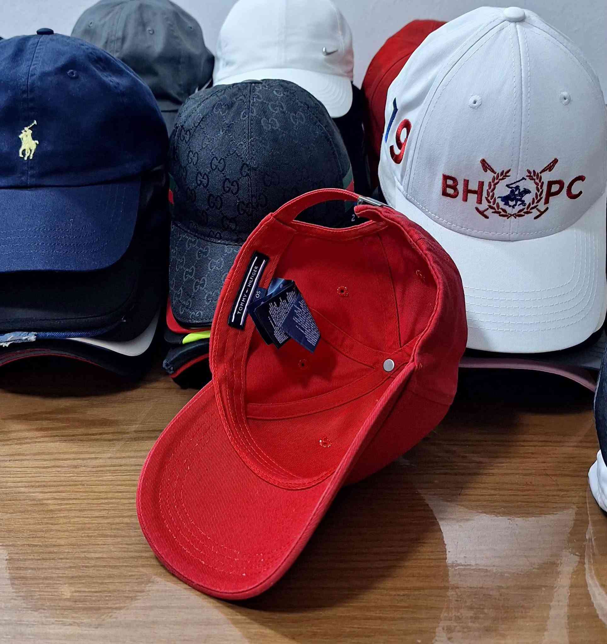 ماركة TOMMY HILFIGER أصليه وكاله
خامه كتان جدا راقيه
قياس فري سايز
*********** واتساب مسنجر
يوجد توصيل
