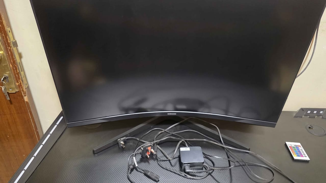 شاشة سامسونج اوديسي G5 32 inch curve الاستجابة 1ms 144 Hz Va 2 Hdmi 2.0 الموديلC32G55TQBM بحالة جيدة مستعملة بشكل قليل السعر ٣٠٠ الف دينار
كيبورد ريد دراكون ميانيكل ٣٠ الف دينار
كيبورد K500 ميكانيكل ٢٥ الف دينار 
ماوس ستيل سيريس رايفل ٦٠٠ ب ٢٥ الف دينار
سماعة astro a50 واير ليس السعر ١٢٥ الف دينار
سماعة هايبر اكس Cloua alpha s واير السعر ٥٠ الف دينار 
ميز حاسبة Rgb الطول١٢٠ سم والعرض ٦٠ سم والارتفاع ٧٠ سم مع كرسي كيمنك السعر ١٥٠ الف والاسعار بيها مجال للجادين بالشراء رقم الهاتف *********** او المرسلة على الواتس اب او الماسنجر وشكرا بغداد, العراق
