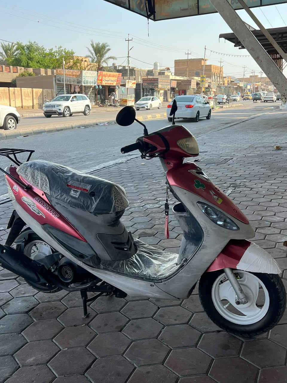 السلام عليكم دراجه ماكس للبيع مكفوله برغي ممفتوح بيها مكينه ناعمه نضافه ١٠٠٪؜ سعره ٦٠٠ قفل متوازي عليها كلش
