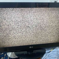 شاشه 32  LG  كوري اصلي  بدون تصليح سعر 45 الف   بغداد الحريه 077304080...