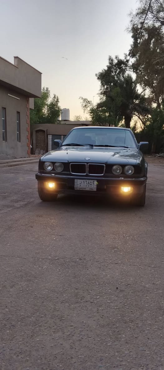 بي ام للبيع موديل 1994
تبريد شغال  تخم تايرات سياره جاهزه 
هاتف ***********
