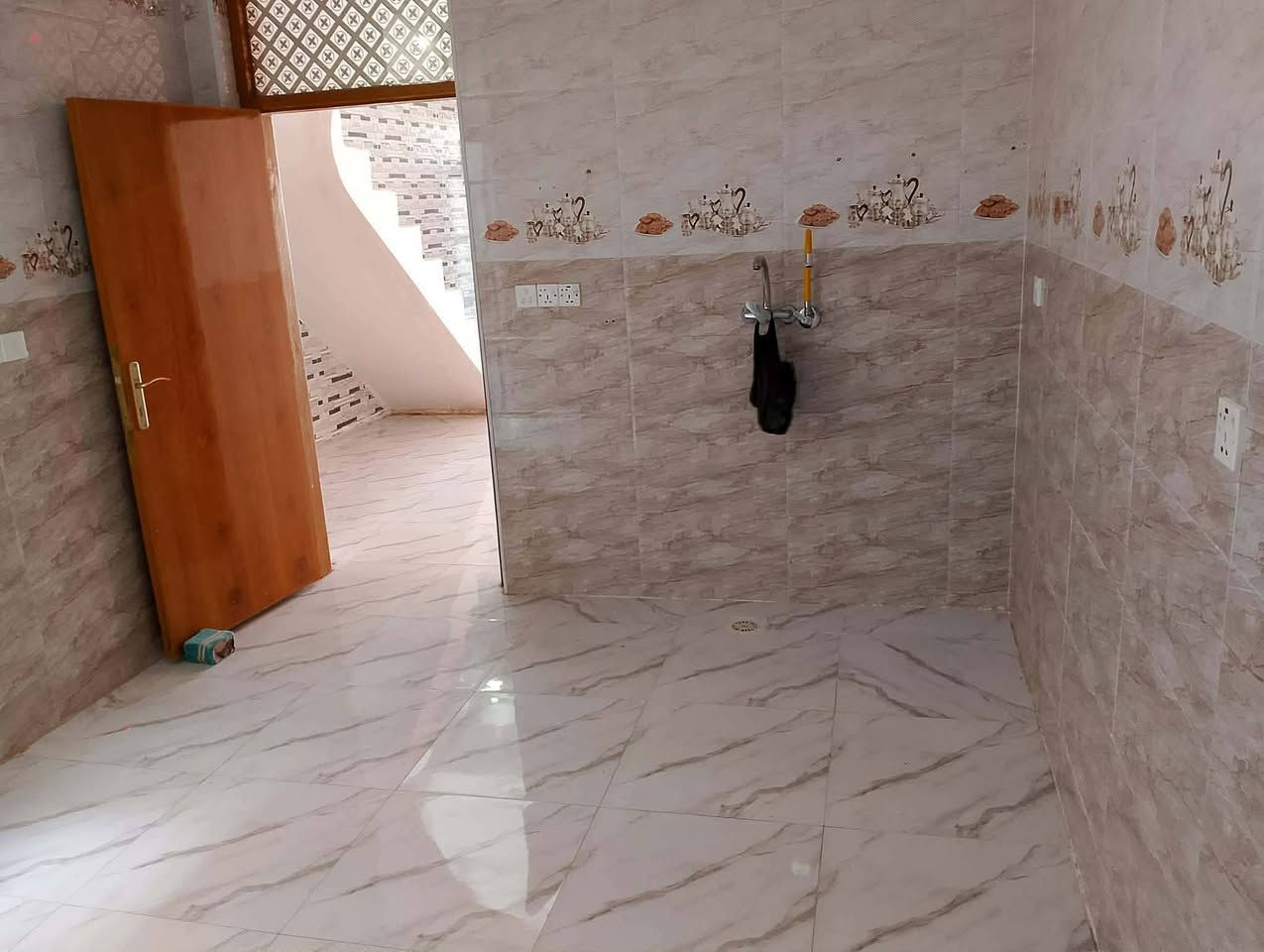✅غرفه
✅صاله 
✅مطبخ
✅استقبال 
✅حمامات خارجيه وداخليه
للاستفسار 🗺 ***********
بيت 🏠للايجار المساحه 100متر حي النداء شارع مجمع بيتي عمود 54✅ خلف مول بغداد 📌قرب منضومه المجاري ⚜ سعر الايجار 250 يحتوي على
