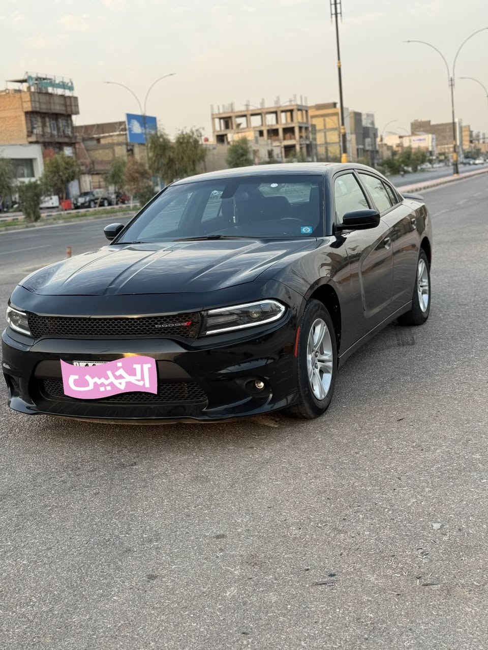 سلام عليكم
جارجر 2023 النداء الاخير last call 

سياره كفاله عامه من الصبخ فقط دعاميه  
وبارد في الجملغ جه السايق

المواصفات 

رقم بغداد 

شاشه كبيره+كامره 

تحكم ستيرن 

حساس امامي خلفي 

تخم تاير جديد 

ماشيه 45 الف 

محرك 3600 

سياره جديده بمعنى الكلمه 

💰السعـر :238 وبيها مجال 
***********

نص مكتوب في الصور:
- الخميس