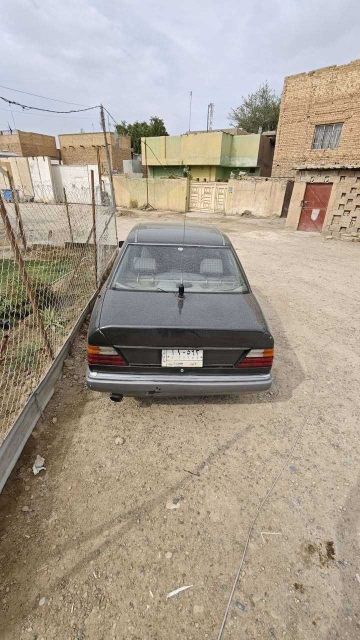 مارسيدس دب 300 • موديل 1990 • رقم انبار