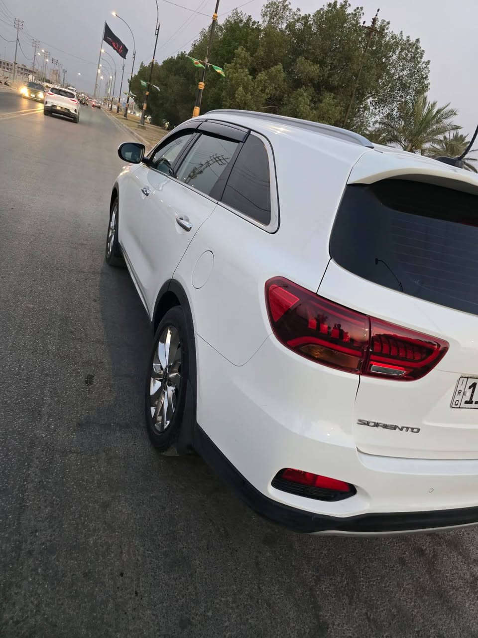 السلام عليكم سياره نوع سورنتو خليجي موديل 2018 فول مواصفات واحد على واحد عده الفتحه سته سلندر سبعه راكب 3قطع تبريد حساس أمامي خلفي كامره دوره اشاير بالمري كشانات كهربائي جهتين سايد أبريل بصمه باب ترحيب خمسه بصمات بصمه تشغيل السياره كفاله عامه بيها قطعتين  فقط بدون داخل جاملغ وبنيد رش بدون داخل ماشيه 130 السياره مال جناي السياره بسمي تحويل مباشر هزه وسنويه جديده السعر 183 العنوان كربلاء رقم الهاتف ***********
