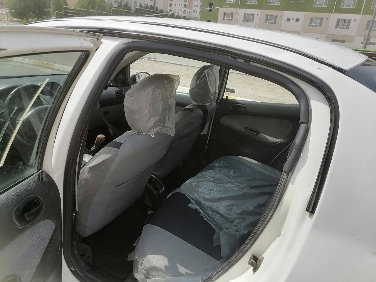 السلام عليكم بيجو فرنسي باسمي رقم انكليزي موديل 2009 مكانها مجمع بسماية السكني هزة ما منتهية كير عادي  تبريد شغال اقتصادية لامكلوبة ولا متجاية بيها طخطخات بسيطة ومصلحة السعر 42 وبيها مجال رقم الهاتف ***********
