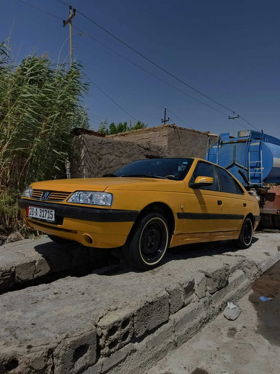 بيجو البيع موديل ١٦   مكينه وكير مكفولات سياره كفاله ماعده طخه بسيطه بل جنطه والباقي كفاله عامه مصفره هيه وغرامات مداور ثاني يوم السعر ٣٦ وبيها مجال بسيط ***********
