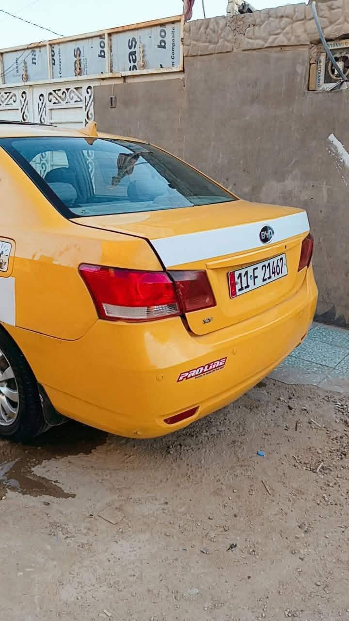 السلام عليكم بيع سريع سريع
للبيع BYD. G3 بي واي دي رقم بغداد انكليزي دولي مشروع وطني شرط التحويل ثاني يوم موديل 2011 السياره محوره كير محرك.  كورلا ياباني تبريد ثلج السياره مال بيت السياره كير محرك تخم تاير تبريد حداديه كلهن خير السياره جاهزة من كلشي مابيها برغي نقص السياره مصفره هيئه وغرامه سنويه لل 2030 سياره حلوه رايدها (36)$  ورقه بيها مجال لشراي مكان السياره بلحله الاستفسار اتصال *********** هذا رقم صاحب السيارة اخوان اني مكلف بلنشر مامتواجد على النت الشراي يتصل على صاحب السيارة
