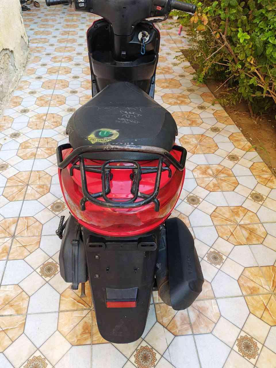 للبيع اكزز السعر1200 مكان كربلاء حي المعلمين ***********
