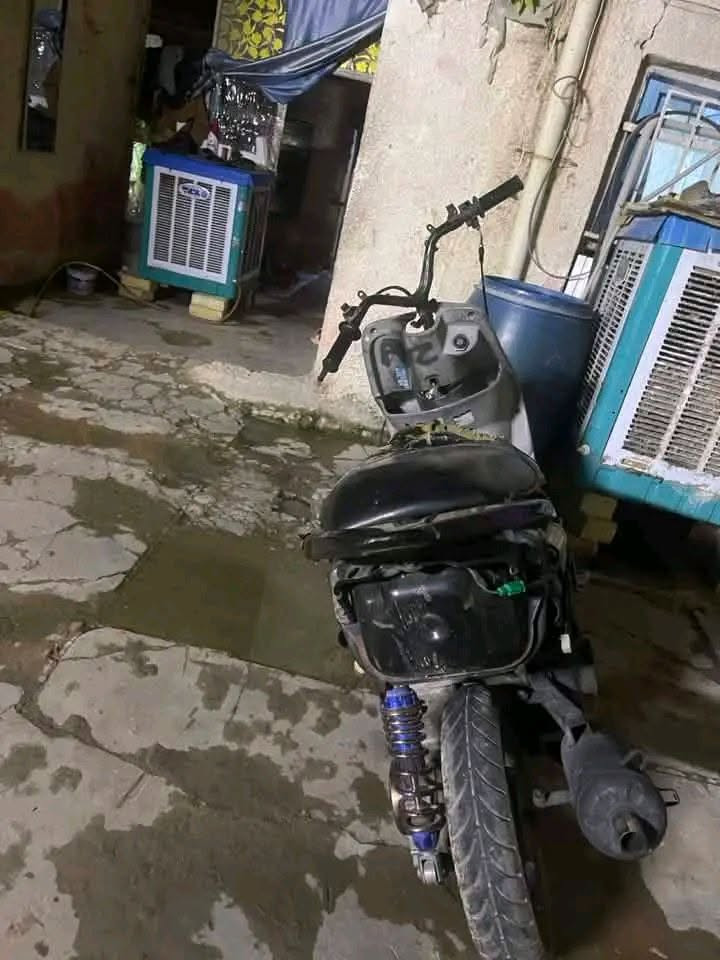 سلام عليكم الدراجه شغاله عوزها ضفير اني بيع طافيه السعر ١٧٥ وفيها مجال هاذ رقمي بيك خير، ادلل ***********
