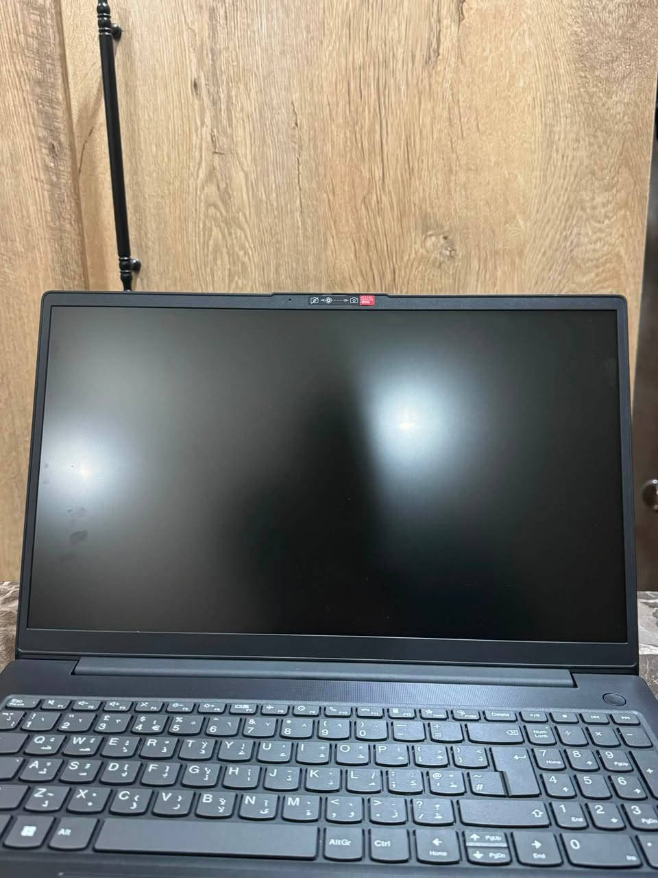 Lenovo
الموديل: V15 G3 IAP
Type: 82TT
المعالج: Intel Core i3-1215U – الجيل 12
عدد الأنوية: 6 Cores
كرت الشاشة: Intel UHD Graphics
الرام: 4GB DDR4
سرعة الرام: 3200MHz
التخزين: 256GB SSD
حجم الشاشة: 15.6 إنج
الدقة: Full HD 1920×1080
الكاميرا: موجودة
لوحة الأرقام: NumPad موجودة
الاتصال: Wi-Fi + Bluetooth
نظام التشغيل: Windows
اللون: أسود
البطارية: Cycle Count = 4 فقط
سعة البطارية التصميمية: 38,000 mWh
السعة الحالية الكاملة: 38,560 mWh
الشاحن: أصلي
الكارتونة: غير موجودة فقط جنطة خاصة باللابتوب موجودة
الحالة: الجهاز نظيف جداً ومناسب للاستخدام اليومي.
السعر: خاص

***********
