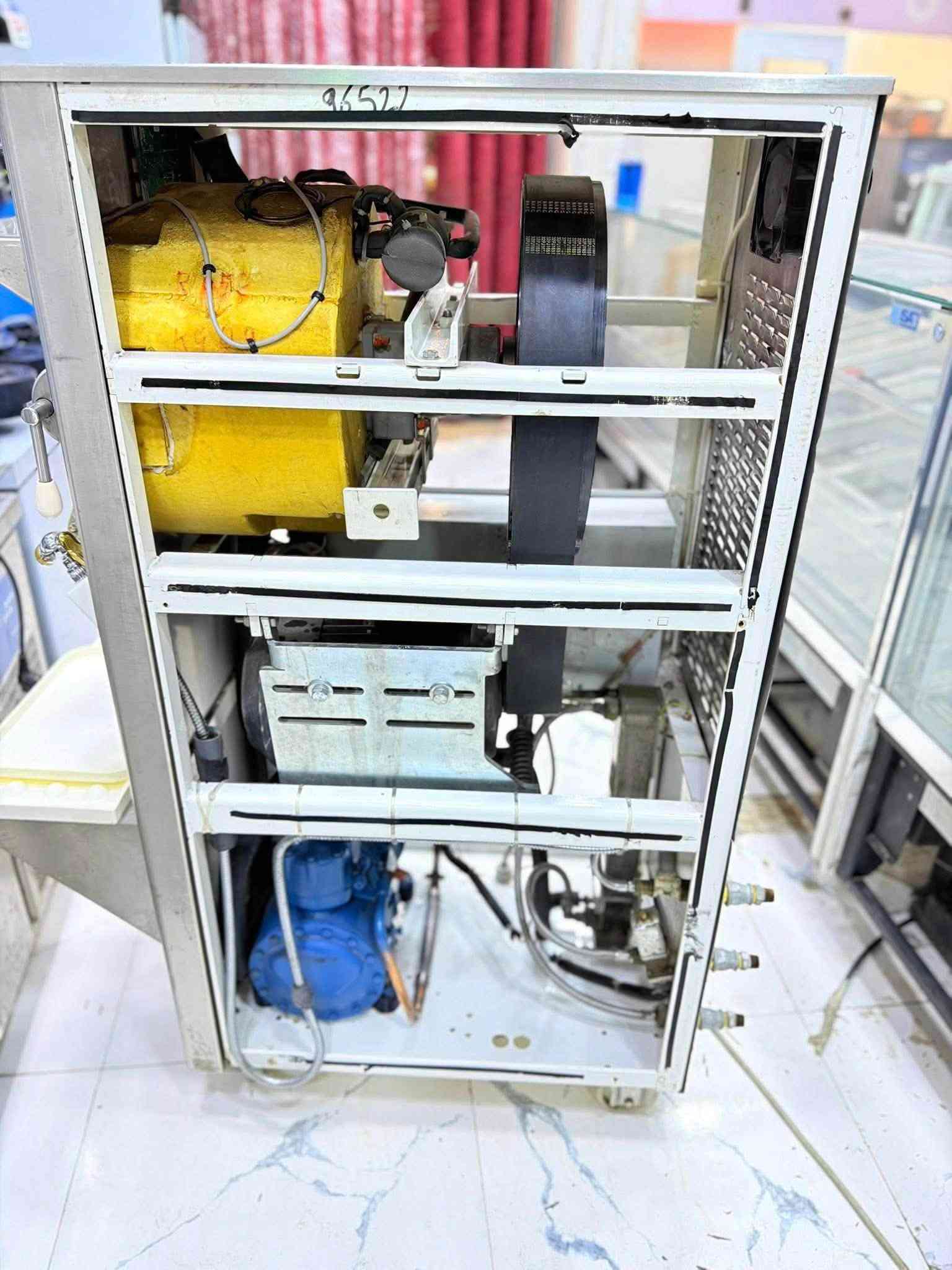 انتاجيه dsبروماك ايطاليا
8لتر 

مستخدمه اخت الجديد 

وكاله الاصليه 

الموصفات تعرفهه اهل المصلحه 

تبريد ماء 

3فيز 

السعر والتفاصيل الاتصال ع الرقم 

***********

***********

العنوان البصره
