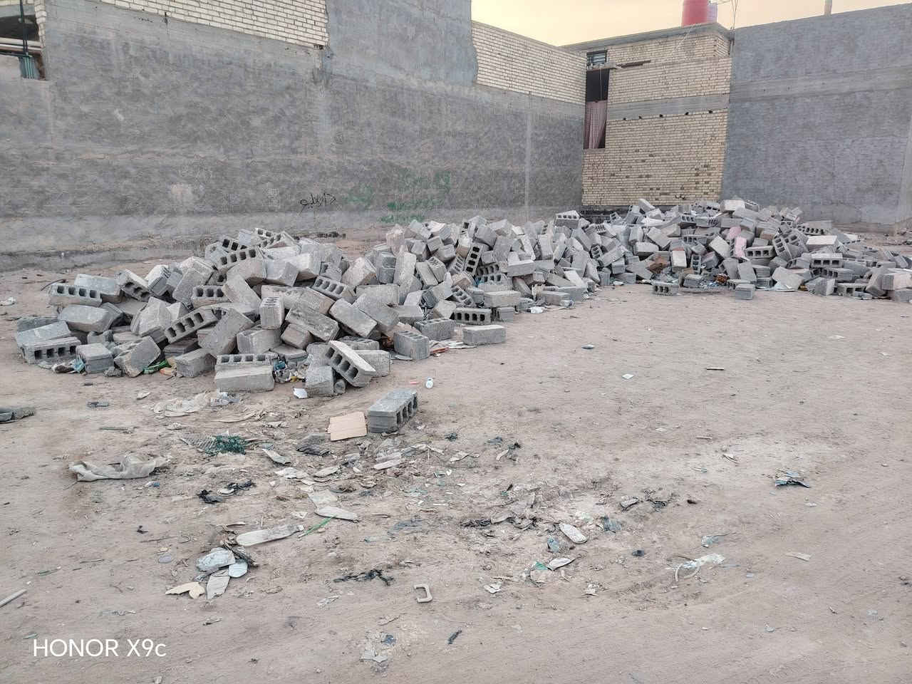 بلوك حي صناعي تفليش ومنضف
عدد 2300 بلوكه المكان الأمن الداخلي حي الساهرون
***********  اتصال
