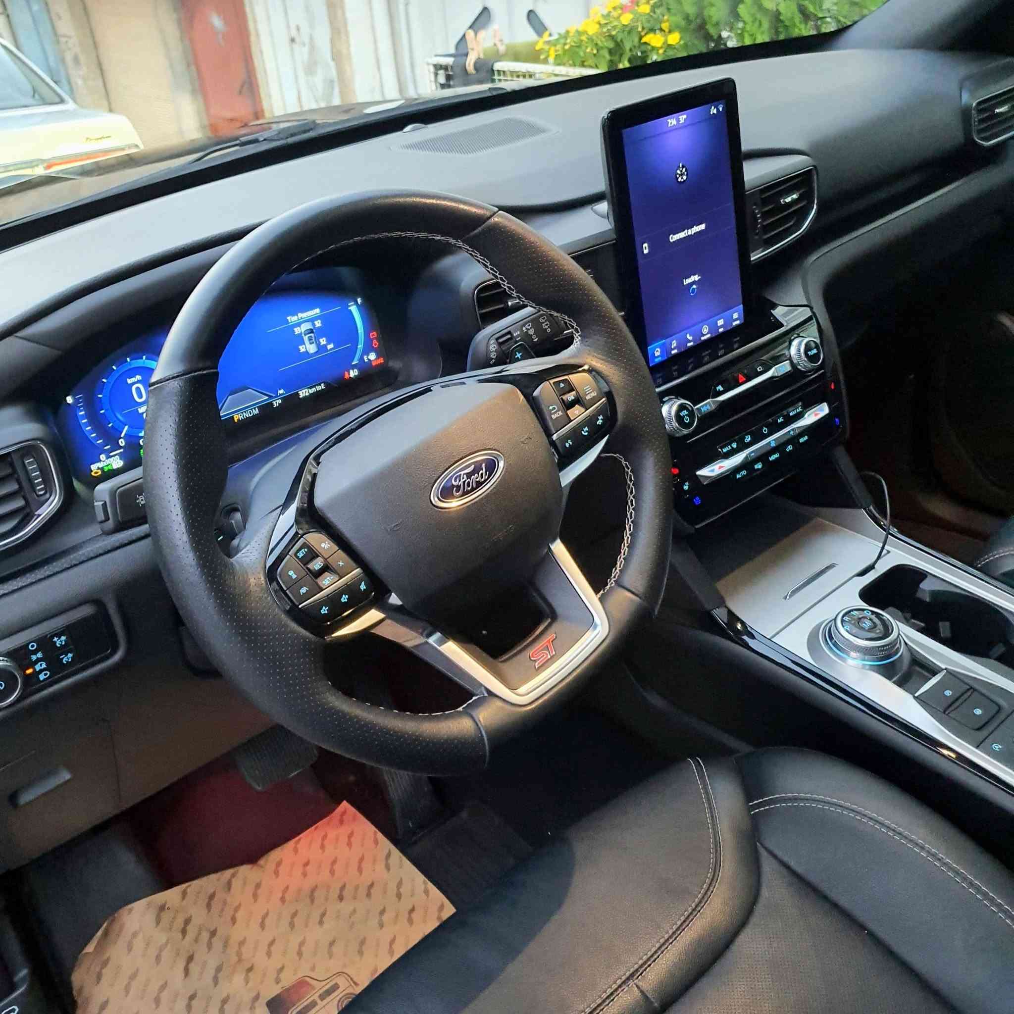 🚀🚀 فۆرد ئێکسپلۆرەر ST مۆدێل 2023 🔥🔥
(Ford Explorer ST 2023 🚀)
​سەیارەیەکی ناوازە و بێ وێنە بۆ فرۆشتن 💥✨
1FM5K8GC9PGA61858
​🔹 تایبەتمەندییە سەرەکییەکان:
🚀 مۆدێل: 2023
🐎 بزوێنەر: 3.0L V6 Twin-Turbo بە هێزی 400 ئەسپ بەتین
⚙️ سیستەمی جووڵە: دەبڵ ئەکسل (4WD / AWD)
🛣️ ڕۆیشتوو: تەنها 15,000 کیلۆمەتر
📍 تابلۆ: سلێمانی
​🔹 دۆخی لاشە و مەکینە:
✅ تەنها یەک چەمەلەغی بە بیلادی گۆڕاوە
✅ تەنها 2 بست بۆیاخی بۆنید
🛡️ ئێرباگەکانی تەقیوە و بە باشترین شێوە و بێ کێشە دانراوەتەوە
💯 گێڕ، مەکینە، ئەکسل و هەموو بەشە میکانیکییەکانی بە شەرتە و هیچ مەسرووفێکی تێدا نییە
​🔹 مواسەفات و دیزاینی ناوەوە:
👑 کوشینەکانی جلد VIP بە لۆگۆی تایبەتی ST
⚡ کوشینەکان کارەبایی، ساردکەر، گەرمکەر و خەزن (میمۆری)
💺 کوشینەکانی ڕیزی سێیەم تەواو کارەبایی بە دوگمە
🔥 سوکانی کارەبایی بە میمۆری، هیتەر و شفتات
🌈 ڕۆشنایی ناوەوەی 7 ڕەنگ (Ambient Lighting)
🖥️ کەیجی دیجیتاڵی تەواو شاشە
🎵 سیستەمی دەنگی بەناوبانگی پڕۆفشناڵ Bang & Olufsen 🔊
❄️ تبريد لەمس و تبريد مەرکەزی تەواو سەربەخۆ
​🔹 تەکنەلۆژیا و سەلامەتی:
📹 کامێرای 360 پلە (پێشەوە، دواوە و تەنیشتەکان بە ڕوونی بەرز)
🚨 ڕاداری پێشەوە (دیاریکردنی مسار و خۆپاراستن لە پێکدادان)
⚠️ ڕاداری تەنیشت و خاڵی کوێر (Blind Spot)
📡 ڕاداری دواوە و هەستەوەری (حەساس)ی پێشەوە، دواوە و تەنیشتەکان
🏎️ 7 مۆدی جیاوازی لێخوڕین بۆ هەموو جۆرە ڕێگایەک
🛑 سیستەمی Auto Hold و هاندبرێکی بەسمە
🔋 سیستەمی Auto Start / Stop بۆ کەمکردنەوەی بەکارهێنانی بەنزین
📱 بارگاوییکەرەوەی مۆبایلی بێوایەر (Wireless Charger)
🔑 بەسمەی دەرگاکان و کارپێکردن لە دوورەوە (Remote Start)
​🔹 تایبەتمەندییەکانی دەرەوە:
🚪 سندووقی دواوە کارەبایی شەفەت
✨ ئاوێنەی کارەبایی شەفەت بە دەرکەوتنی لۆگۆی ڕووناککەرەوەی ST
💡 لایت، پڕۆجێکتەر و باکگڵایتی تەواو LED و زینۆنی بیلادی
🛞 ویلی سپۆرتی قەبارە 21 ئینج بە تایەی دەنلۆپ (275/45R21 Dunlop)
​💰 نرخ: $30,000 (3 دەفتەر) و کەمێک مەجالی تێدایە 🤝
📱 ژمارەی پەیوەندی: *********** 📞
