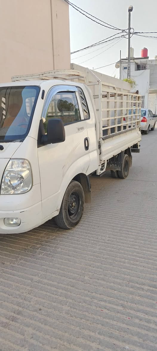 سلام عليكم كيه حمل مديل 2009 بيهه بيهه بارد وره باب العبري فقط مكينتهه 2700 مفتوح تخم تاير جديد السعر 85 وبيهه مجال قليل ***********
