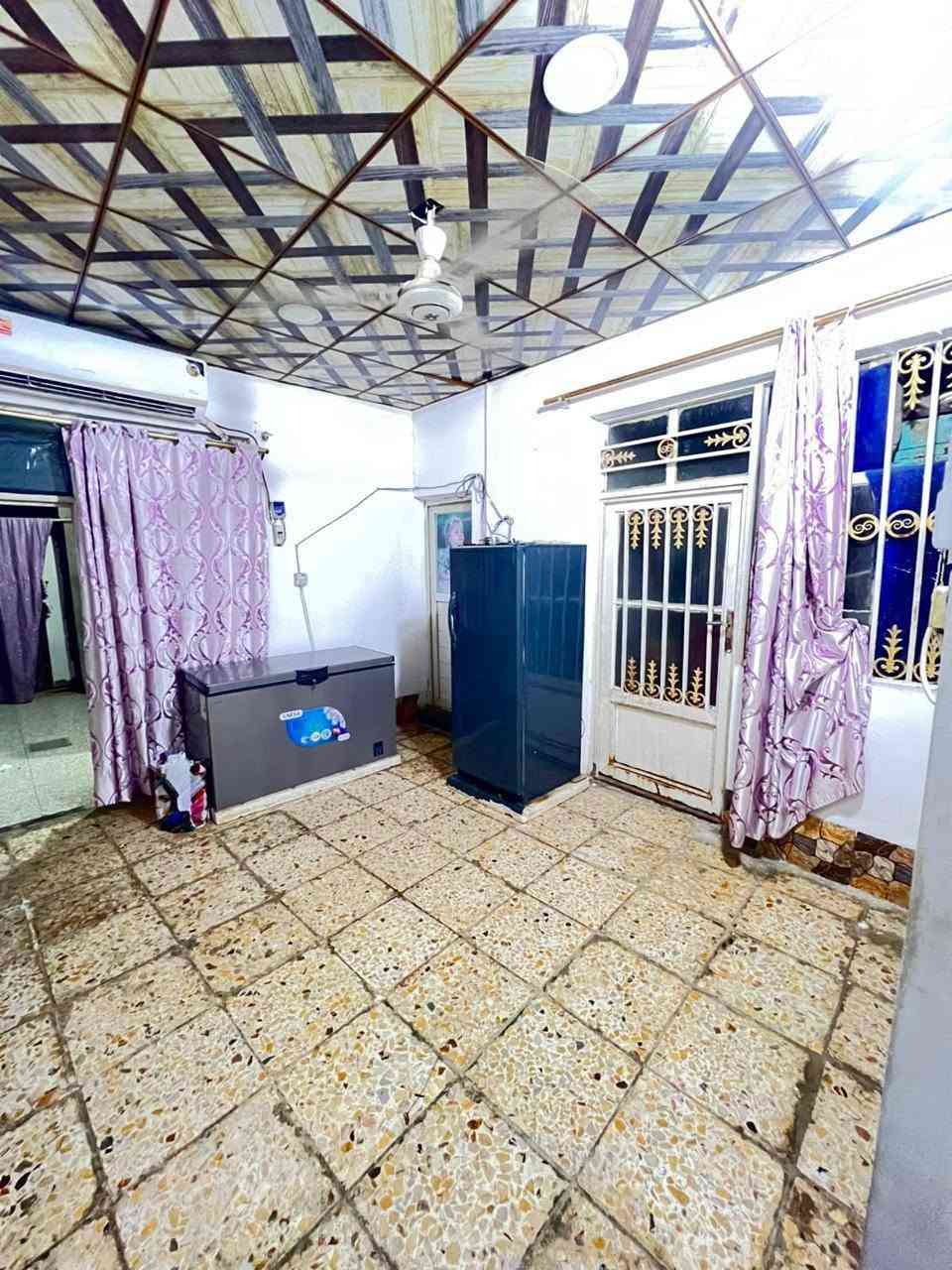 بيت للبيع مساحه ٧٥ متر كوفه ١٧تموز سايدين ملعب الكوفه شارع جوري مول قريب ع الشارع
طابو زراعي مرقم غرفه وصاله ومطبخ والطابق الثاني هيكل ما كامل واصل للعكاده 
اساس صب سكف عكاده سعر ٣٠ وبي مجال 
***********
