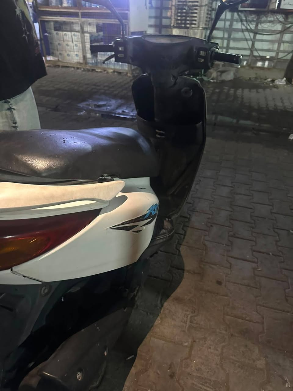 للبيع بريز نكره سلف محرك مكفول شلعه  معدل فوول كهربائات شغاله السعر ٥٥٠ وبيها مجال بصيط عنوان الاعظميه ***********
